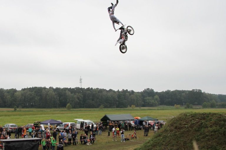 Mike Plümacher Tsunami FMX Sprung